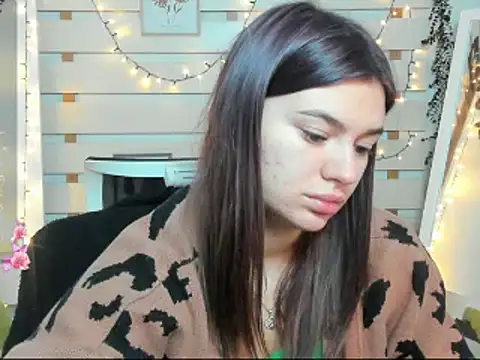 Josephine Kiss online show from December 19, 1:24 pm