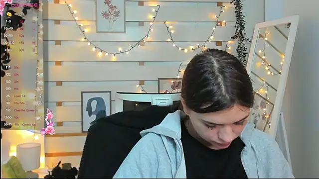 Josephine Kiss online show from January 8, 1:50 pm