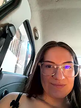 Snapshot of livgomez chatting on January 16, 1:15 pm livgomez online show from January 16, 1:15 pm