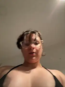 livgomez online show from January 7, 12:24 am