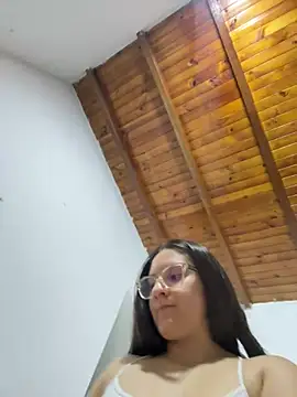 livgomez online show from February 27, 2:14 am