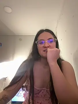 livgomez online show from February 26, 1:36 am