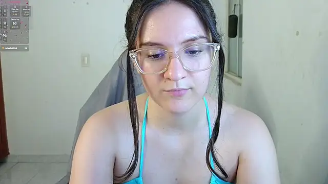 Snapshot of livgomez chatting on March 7, 2:18 am livgomez online show from March 7, 2:18 am