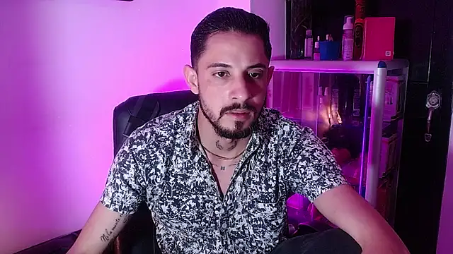 Snapshot of Erick_Wall chatting on March 13, 4:23 pm Erick Wall online show from March 13, 4:23 pm