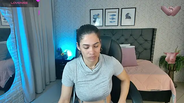 Snapshot of sussy__stone chatting on December 4, 12:52 pm sussy stone online show from December 4, 12:52 pm