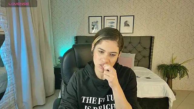 Snapshot of sussy__stone chatting on December 8, 12:41 pm sussy stone online show from December 8, 12:41 pm