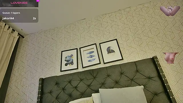 Snapshot of sussy__stone chatting on December 21, 6:33 pm sussy stone online show from December 21, 6:33 pm