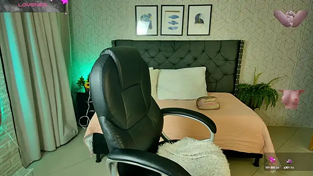 Snapshot of sussy__stone chatting on January 10, 11:33 am sussy stone online show from January 10, 11:33 am