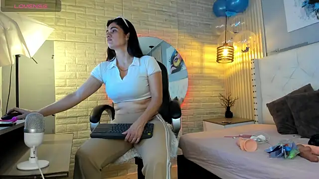 sussy  stone online show from June 13, 11:52 am