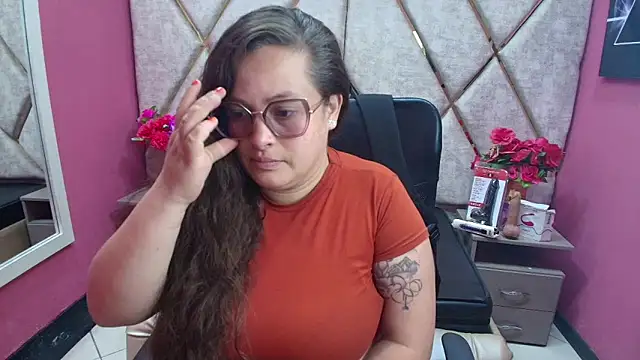 SaraThomso online show from December 15, 2:34 pm