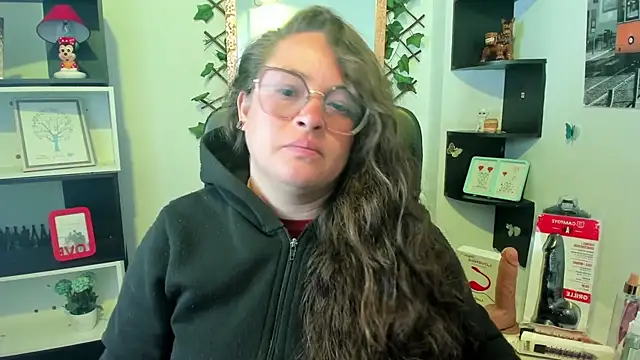 SaraThomso online show from October 4, 3:41 am