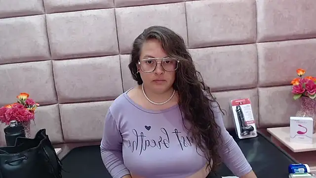 SaraThomso online show from February 9, 3:00 am