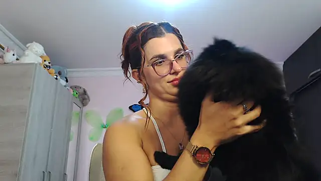 caroline jonson online show from November 16, 9:19 pm