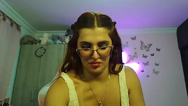 caroline jonson online show from April 1, 10:39 pm