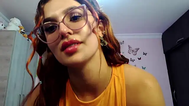 caroline jonson online show from November 15, 9:19 pm