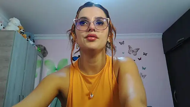 caroline jonson online show from November 18, 7:28 pm