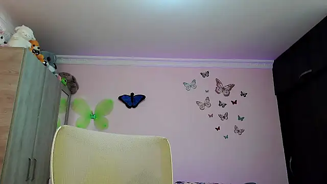 Snapshot of caroline_jonson chatting on September 20, 2:33 pm caroline jonson online show from September 20, 2:33 pm