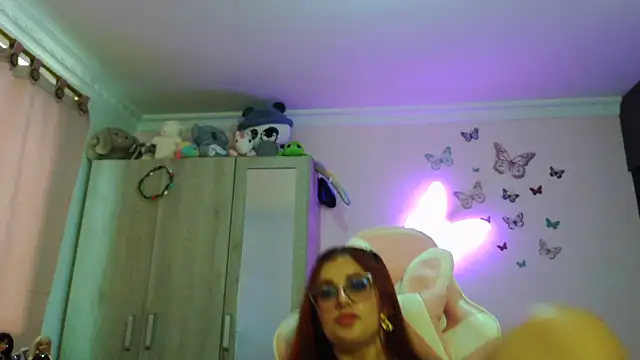 caroline jonson online show from April 4, 3:29 pm
