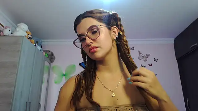 caroline jonson online show from November 6, 8:57 pm