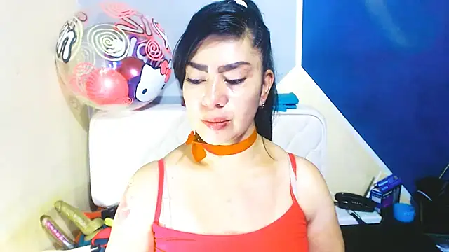 luisahott online show from April 14, 5:40 pm