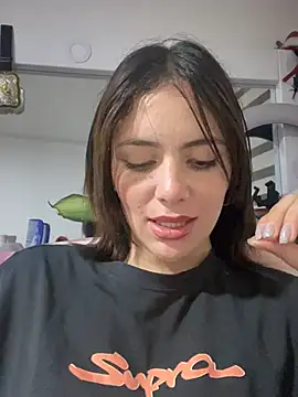 Lorraine Leon online show from March 4, 3:00 am