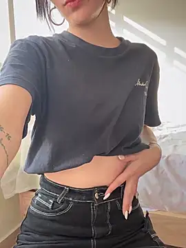 Lorraine Leon online show from February 7, 9:48 pm