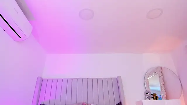 Shelynna azzul online show from February 24, 8:21 pm