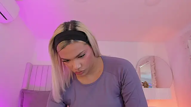 Shelynna azzul online show from February 23, 8:42 pm