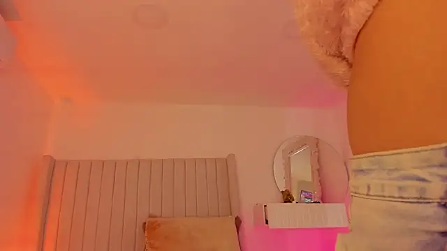 Shelynna azzul online show from March 27, 8:43 pm