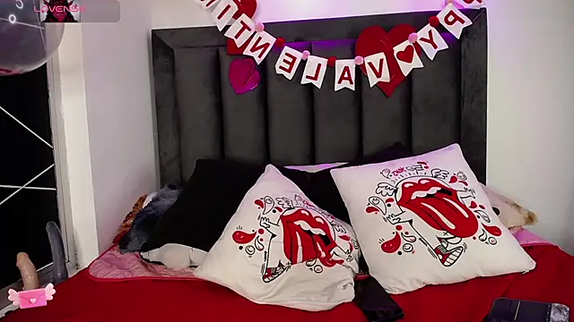 Snapshot of Tifanny_Sweett chatting on February 13, 11:39 am Tifanny Sweett online show from February 13, 11:39 am