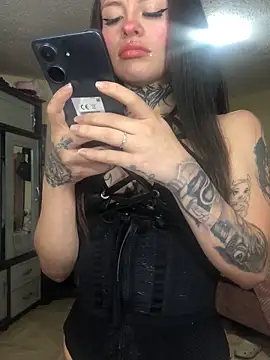 Tifanny Sweett online show from April 8, 9:11 am