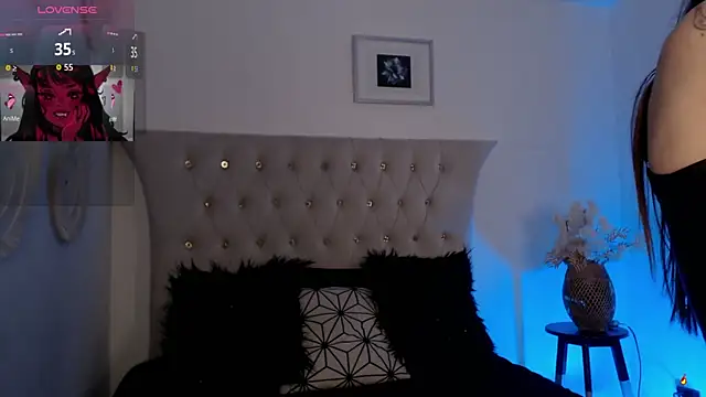 Snapshot of Tifanny_Sweett chatting on September 29, 3:17 pm Tifanny Sweett online show from September 29, 3:17 pm