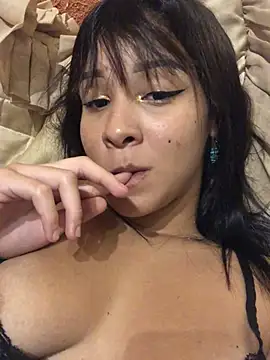 Snapshot of maluzinha2023 chatting on March 20, 12:33 am maluzinha2023 online show from March 20, 12:33 am