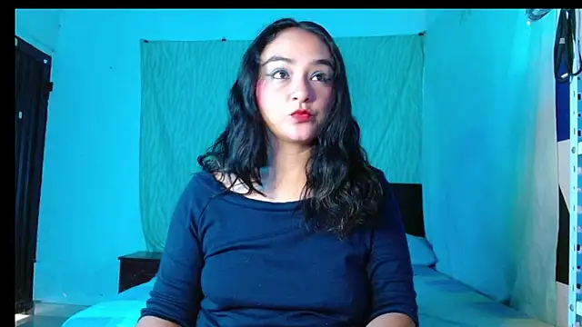 Snapshot of Kaory_32 chatting on March 4, 12:02 pm Kaory 32 online show from March 4, 12:02 pm