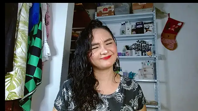 Snapshot of Kaory_32 chatting on January 14, 9:07 pm Kaory 32 online show from January 14, 9:07 pm