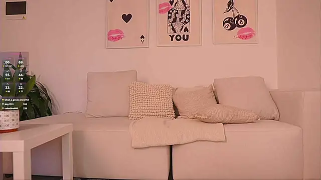 cute  petite online show from December 18, 9:40 pm