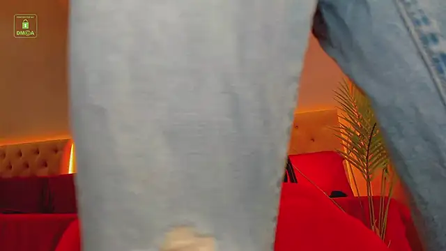 Snapshot of Whitney_Svonn chatting on December 30, 10:32 am Whitney Svonn online show from December 30, 10:32 am