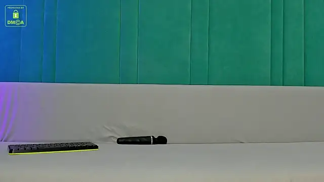 Snapshot of Whitney_Svonn chatting on December 3, 6:33 pm Whitney Svonn online show from December 3, 6:33 pm