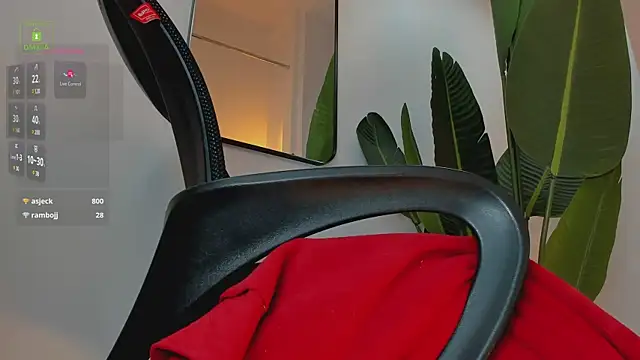 Snapshot of Whitney_Svonn chatting on December 26, 7:27 pm Whitney Svonn online show from December 26, 7:27 pm