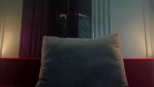 Snapshot of Whitney_Svonn chatting on March 4, 8:24 am Whitney Svonn online show from March 4, 8:24 am