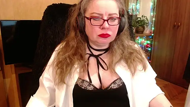 Miss Tress online show from February 2, 5:26 pm