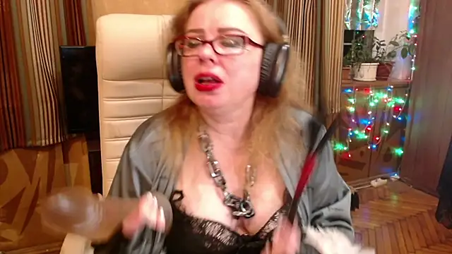 Miss Tress online show from July 27, 9:00 pm