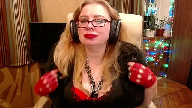 Miss Tress online show from May 29, 8:04 pm