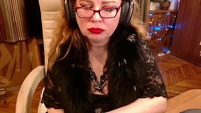 Miss Tress online show from February 3, 5:29 pm