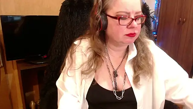 Miss Tress online show from February 7, 7:06 pm