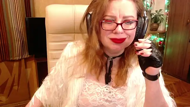 Miss Tress online show from February 21, 8:55 pm