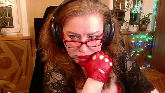 Miss Tress online show from September 28, 9:55 pm