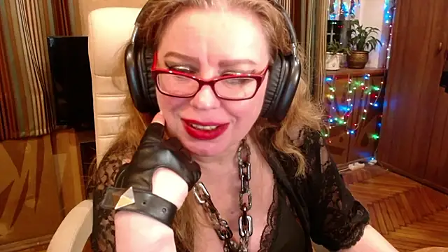 Miss Tress online show from March 13, 10:15 pm