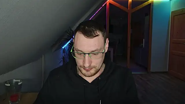 Snapshot of Relsxboy chatting on February 10, 5:30 pm Relsxboy online show from February 10, 5:30 pm