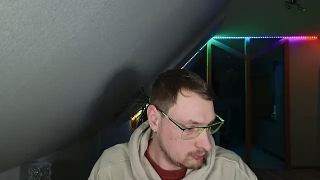 Snapshot of Relsxboy chatting on March 4, 9:54 pm Relsxboy online show from March 4, 9:54 pm